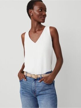 Ann Taylor Factory White Sleeveless V-Neck Blouse Size Small Layered Hem Shell